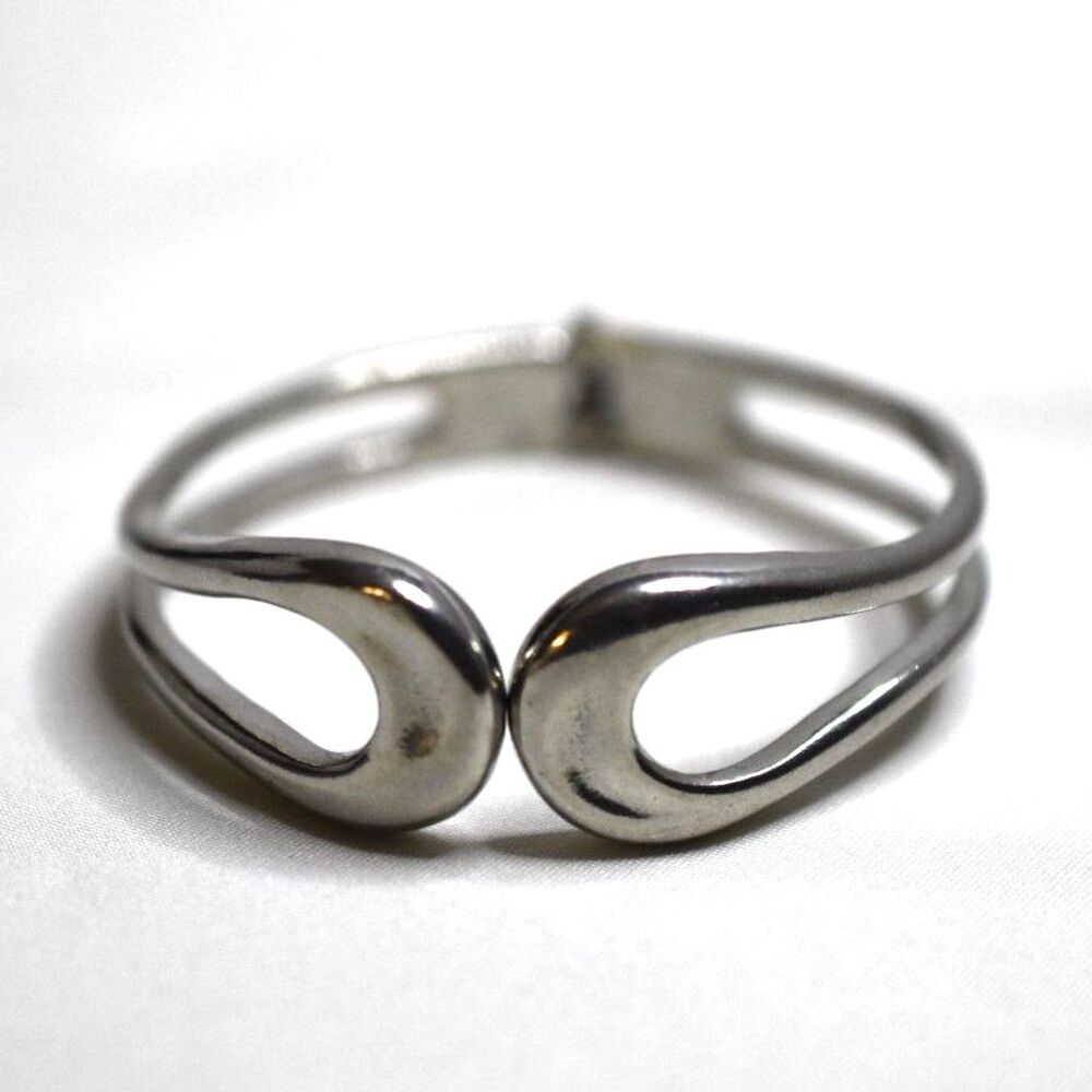 NWOT Open Teardrop Double Band Silver Tone Metal Hinged Cuff 5.5-6" Bracelet